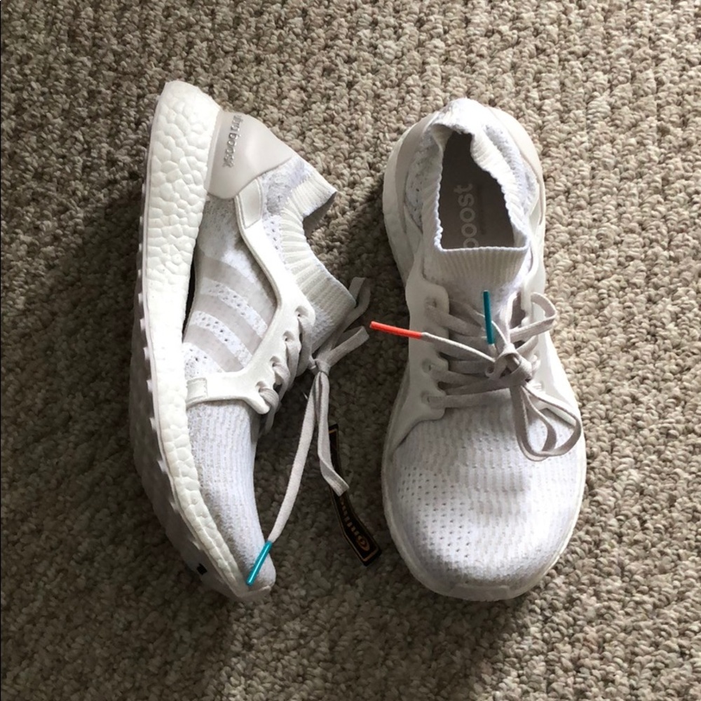 Adidas NWT ultraboost women’s sneakers size 9